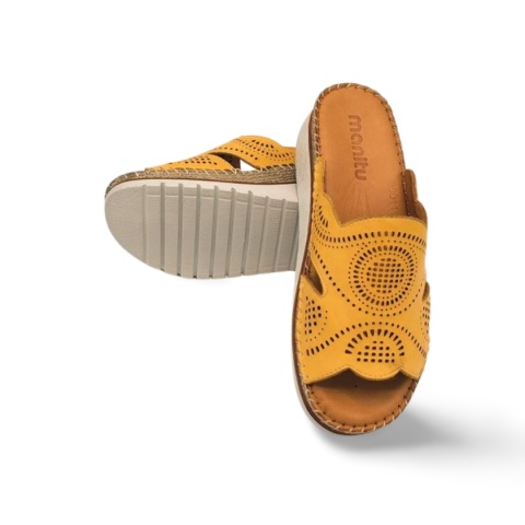 Klapki MANITU 900119-06 żółte